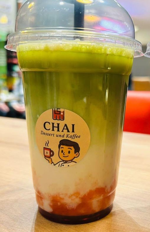 Matcha Latte im CHAI Becher
